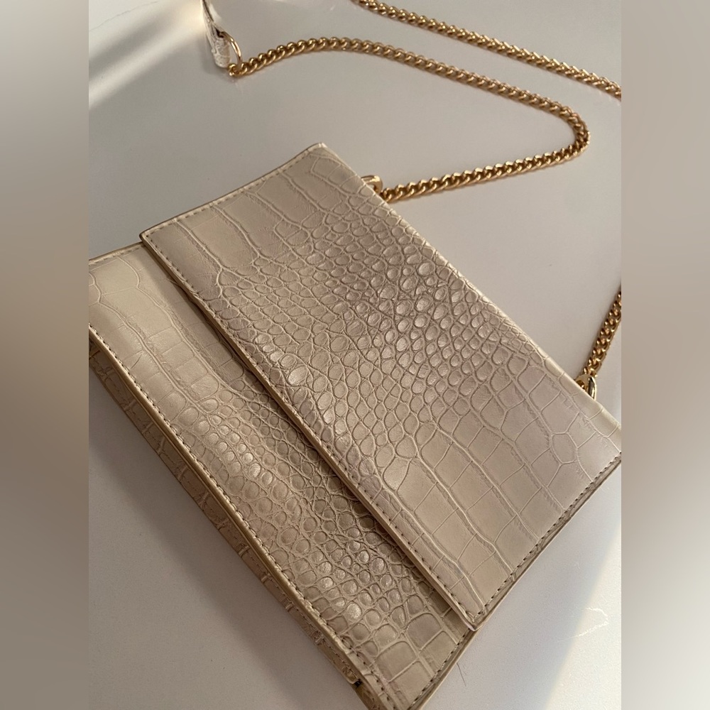 Classic Croc-Embossed Crossbody Bag in Cream with Gold Chain